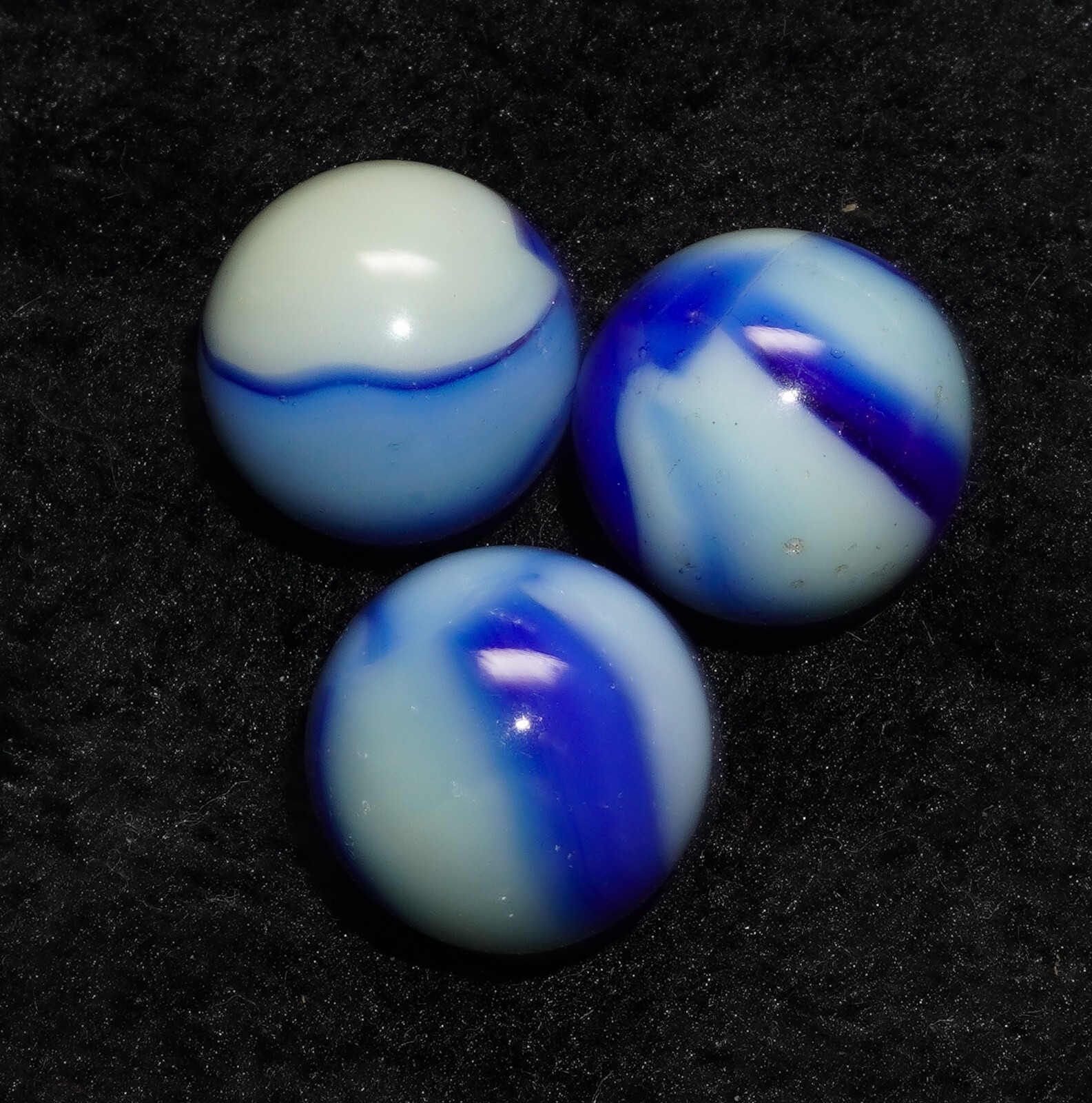 14 Vintage Peltier RARE Blue Oxblood Lemonade Color Swirl 5/8″ Marbles