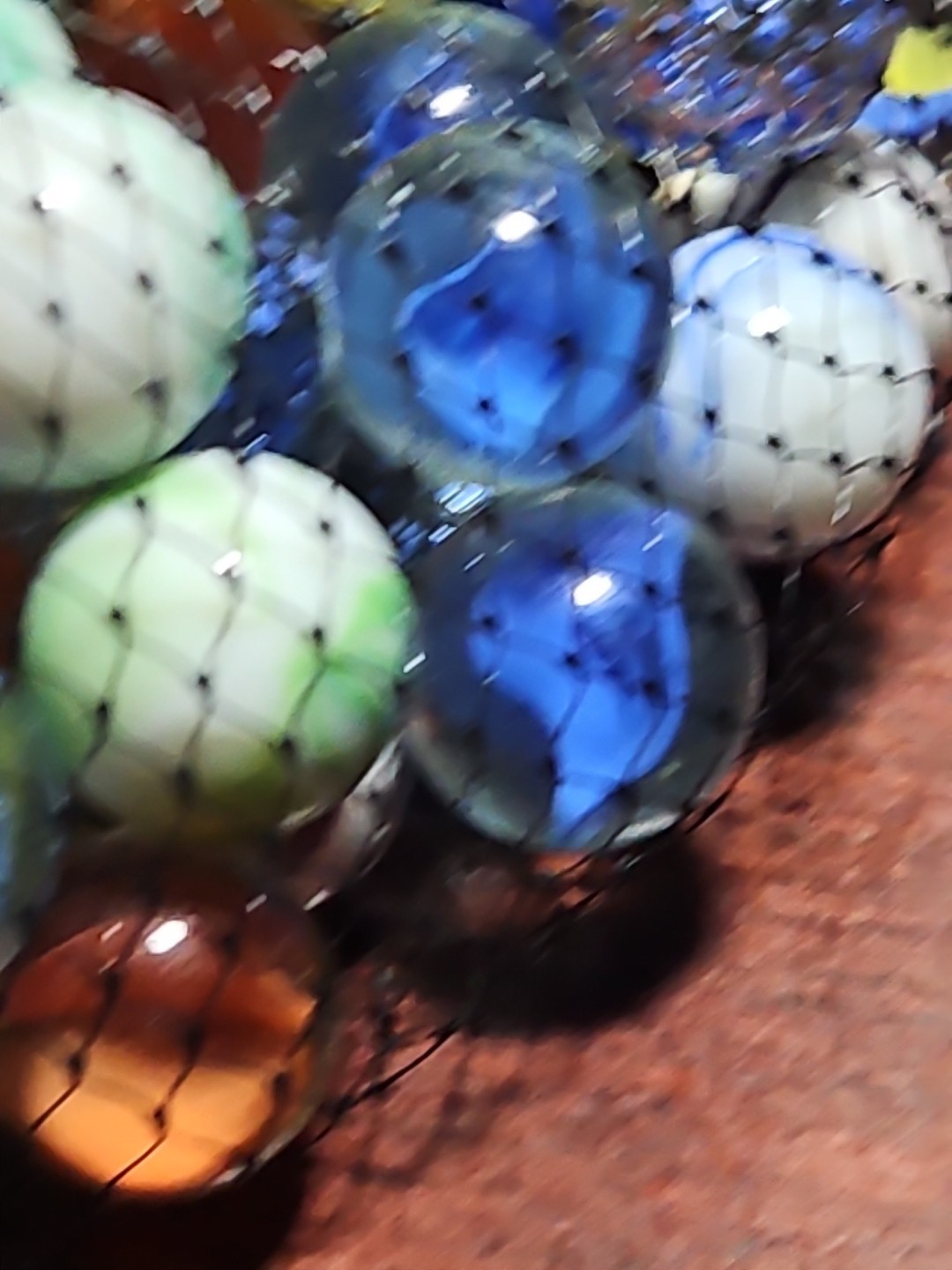 Toysmith Neato! 160 Glass Marbles in Retro Tin – Estate Find, Nostalgia Gift