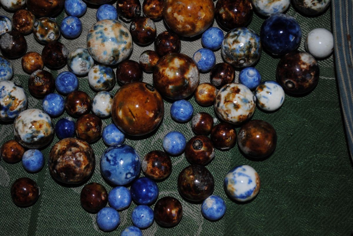 143 antique german bennington/jasper marbles with bag