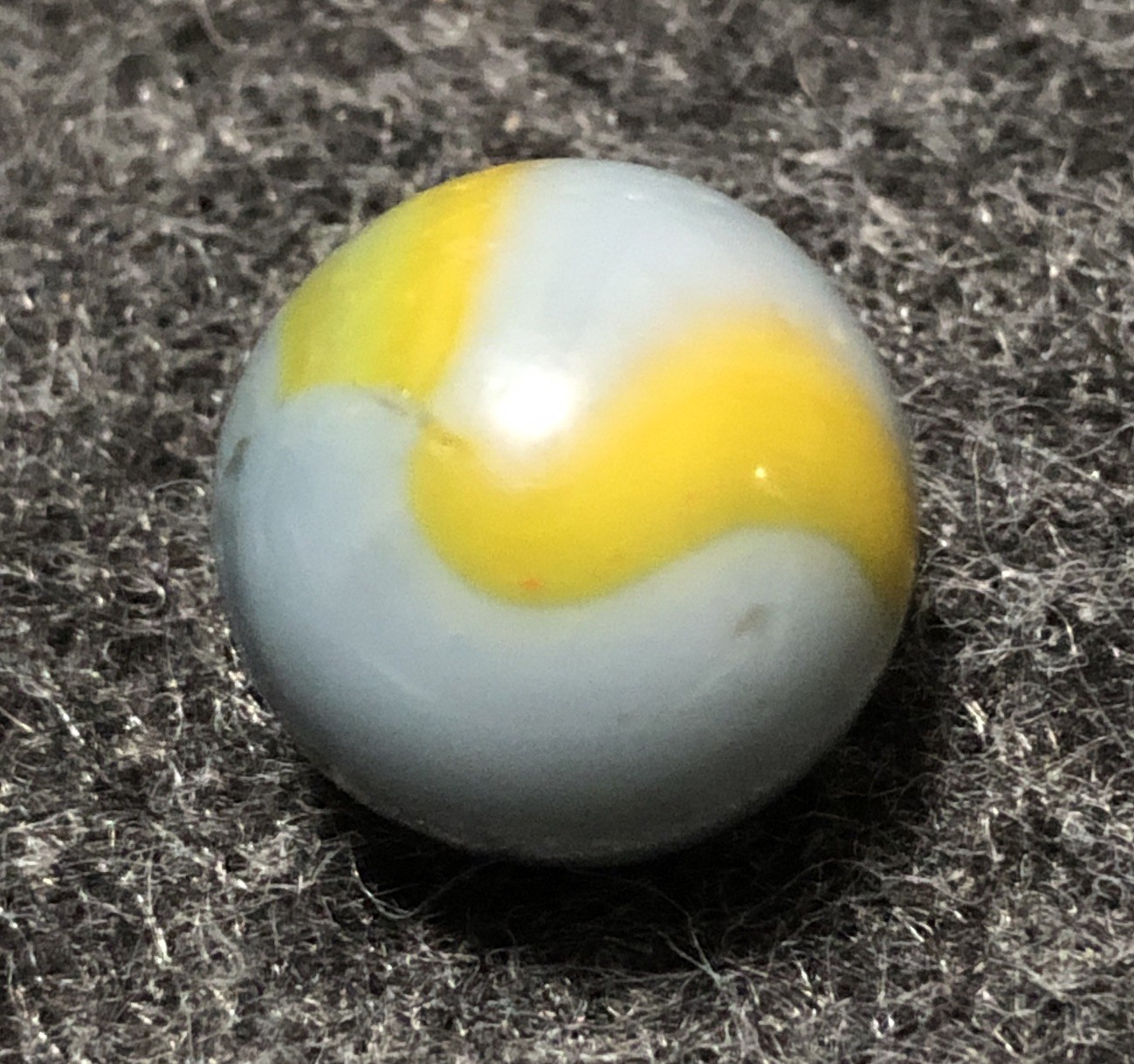Vintage Kokomo Opalescent Glass UV Reactive Marble 19/32” .59”