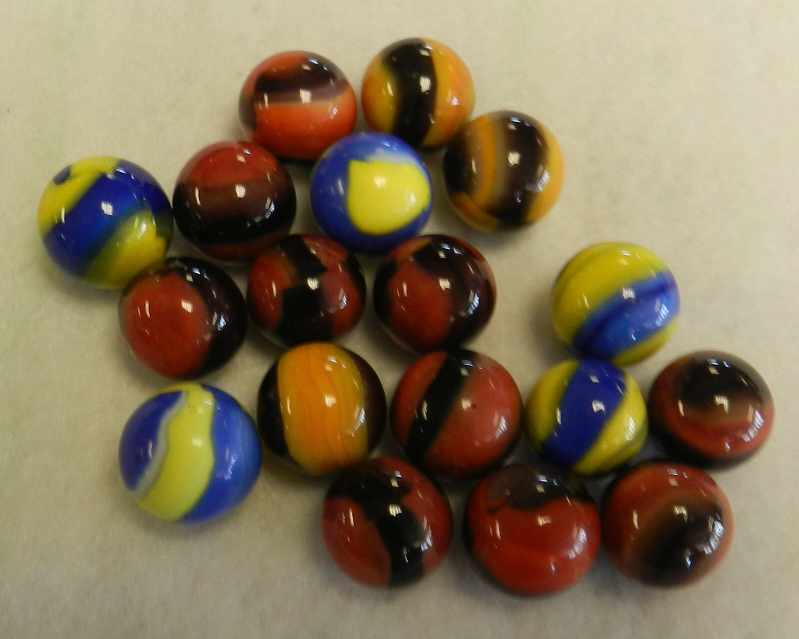 #18980m Mixed Vintage Group of 18 Nicer Marble King Marbles .61 to .65 Inches