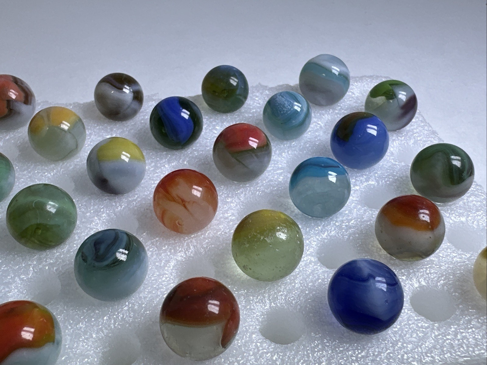 394 Lot Of 30 Vitro Agate Conqueror Vintage Marbles! Rarer Colors/ Chalkie