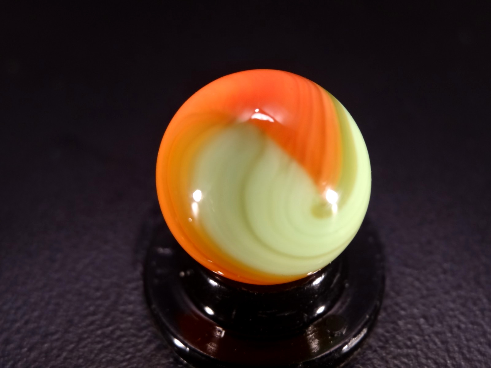 AKRO AGATE ” 4 COLOR ” w/ LONG EYE-LASHES ( Personal Collection) MINT