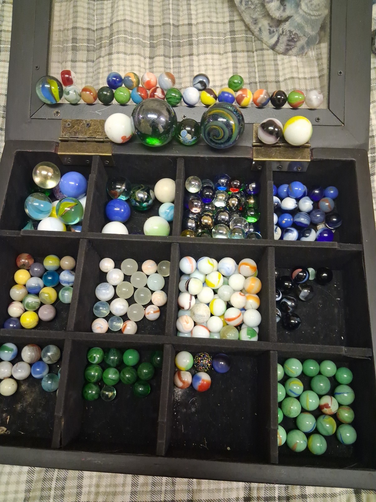 huge lot vintage marbles Different Makers
