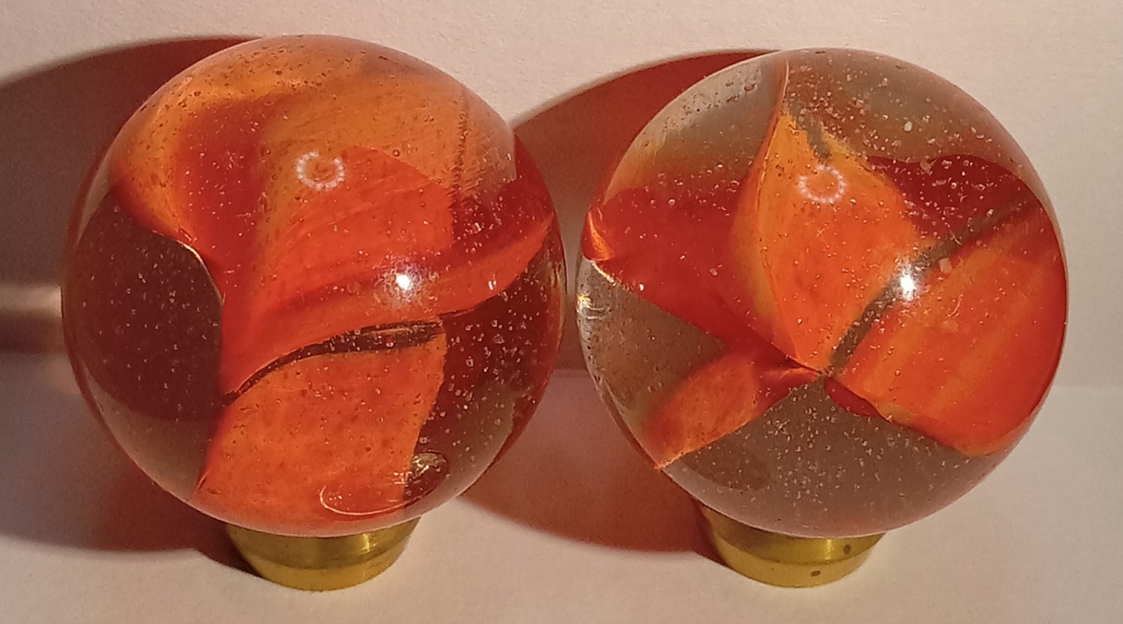 2 Old HEATON Bogard Cats Eye Marbles Orange & Yellow Hybrid 1″ SHOOTERS NM+