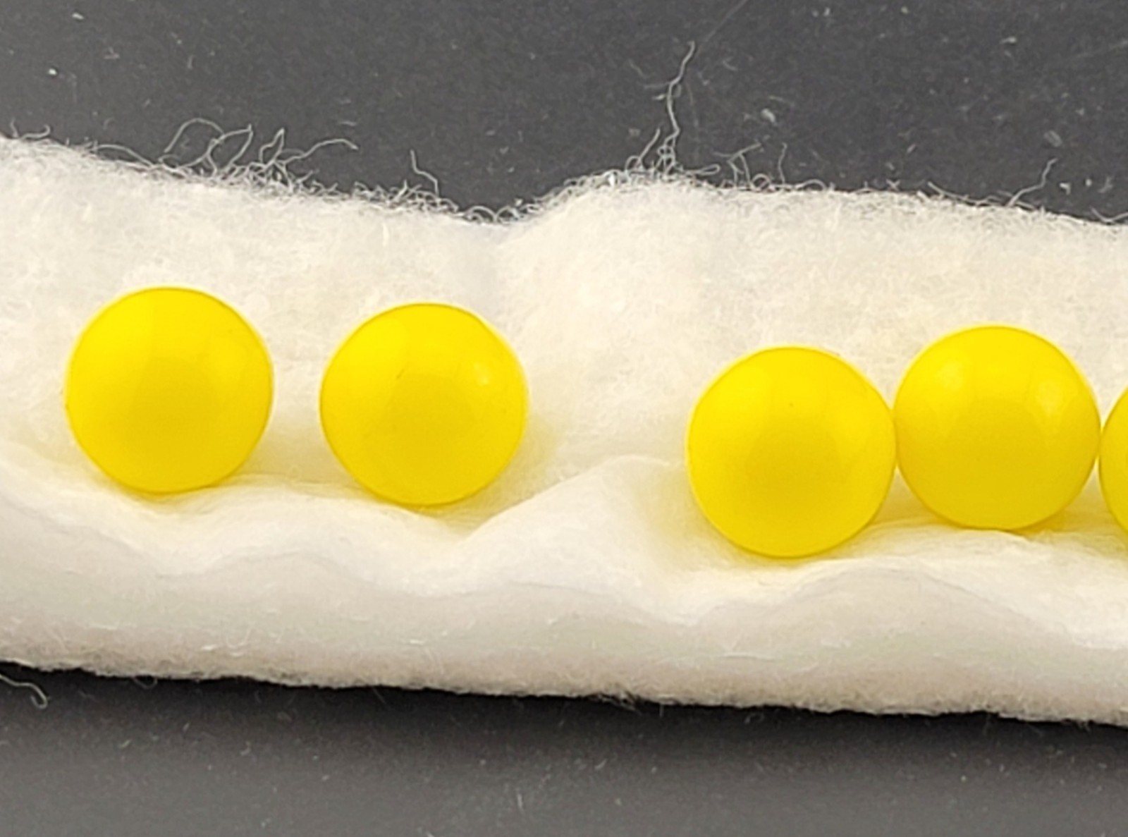 Yellow uv toy marbles vintage Glass And Cadmium 14.2 mm. ( 10 ) Marbles