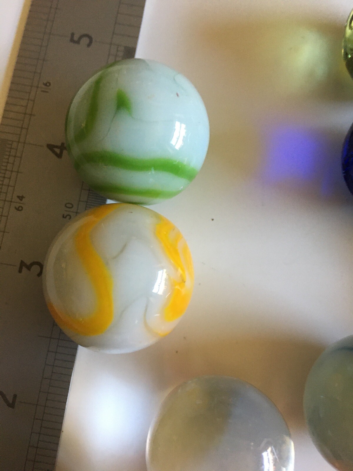 Lot of vintage shooter marbles – Akro, Peltier – cub scouts corscrews rainbows