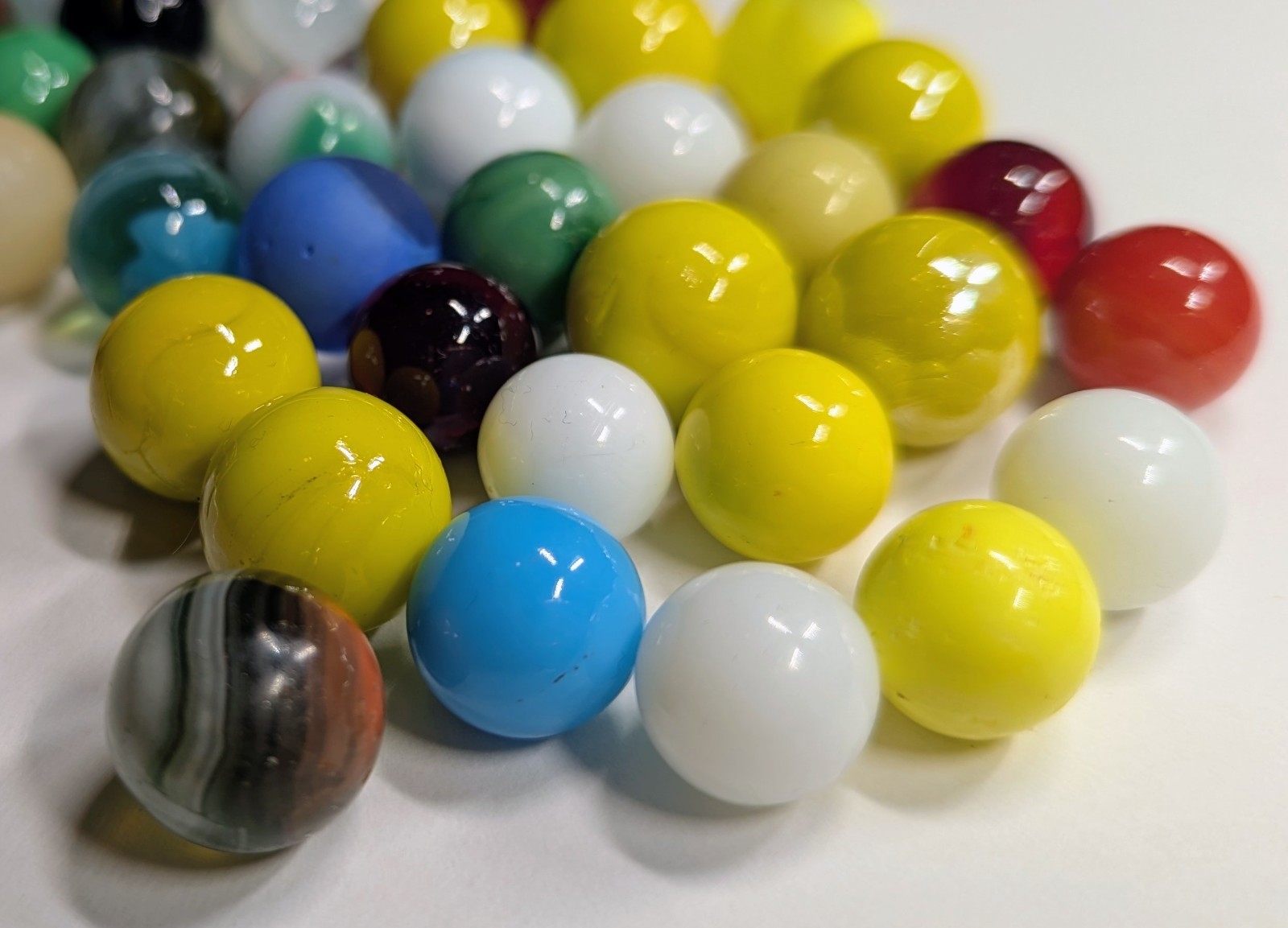 46 VINTAGE MARBLES Mixed Lot Opaque SWIRL Banded FROSTED Color Glass UV REACTIVE