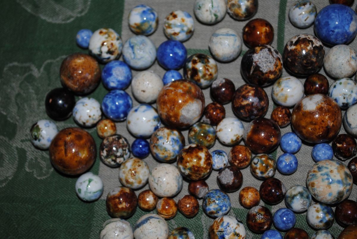 143 antique german bennington/jasper marbles with bag
