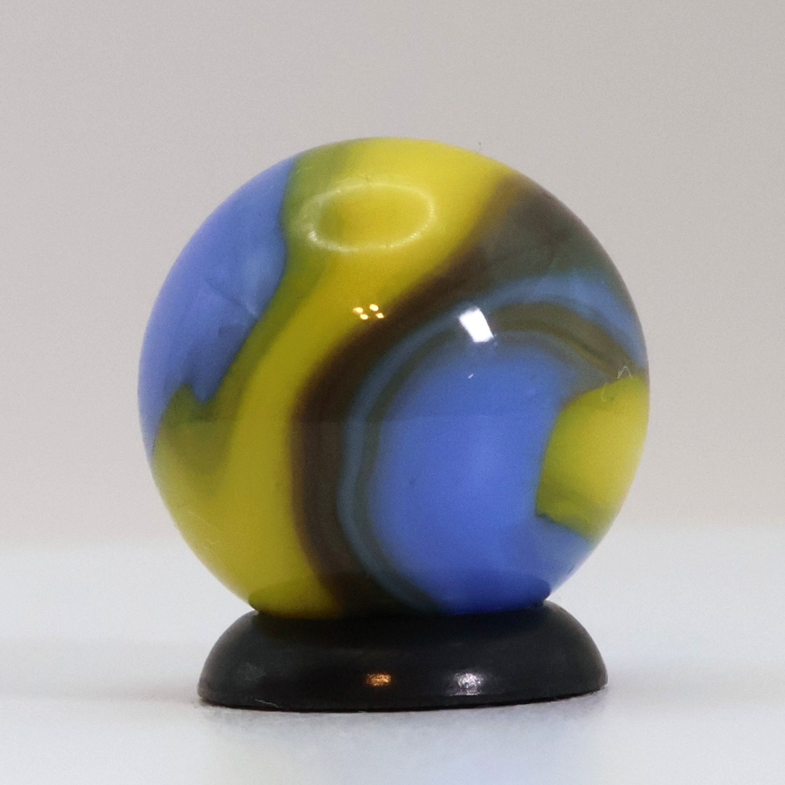 5/8″ Akro Agate Special Corkscrew Blue Yellow Tan NM++