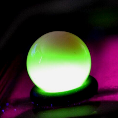 GLASS MARBLE/.594″-CRAZY BRIGHT BLACKLIGHT-PINK,CREAM URANIUM/WORLDWIDE SHIPPING
