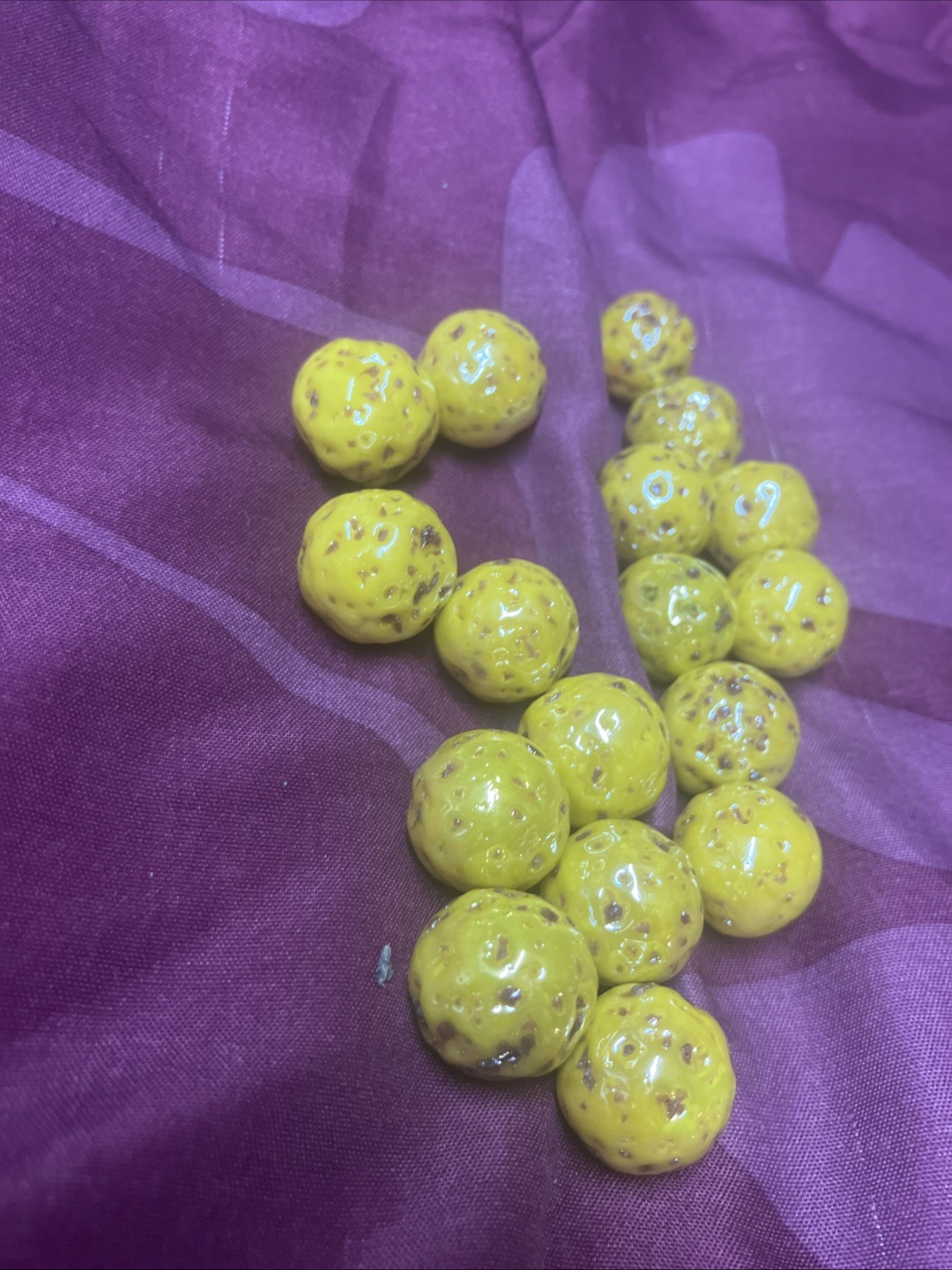 Glass Marbles Iridescent Yellow Brown Frit Chips 16mm Blowfish 5/8″ Player B10