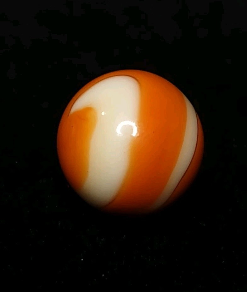 Opaque Orange Base W/ UV White Corkscrew Swirl Akro Agate Vintage Marble .63″ NM