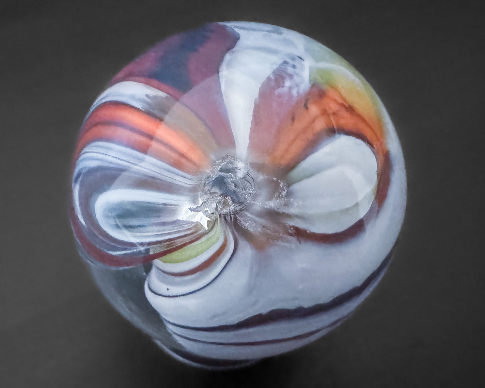 Rick Davis 1.47″ White Red Swirl Contemporary Art Glass Marble