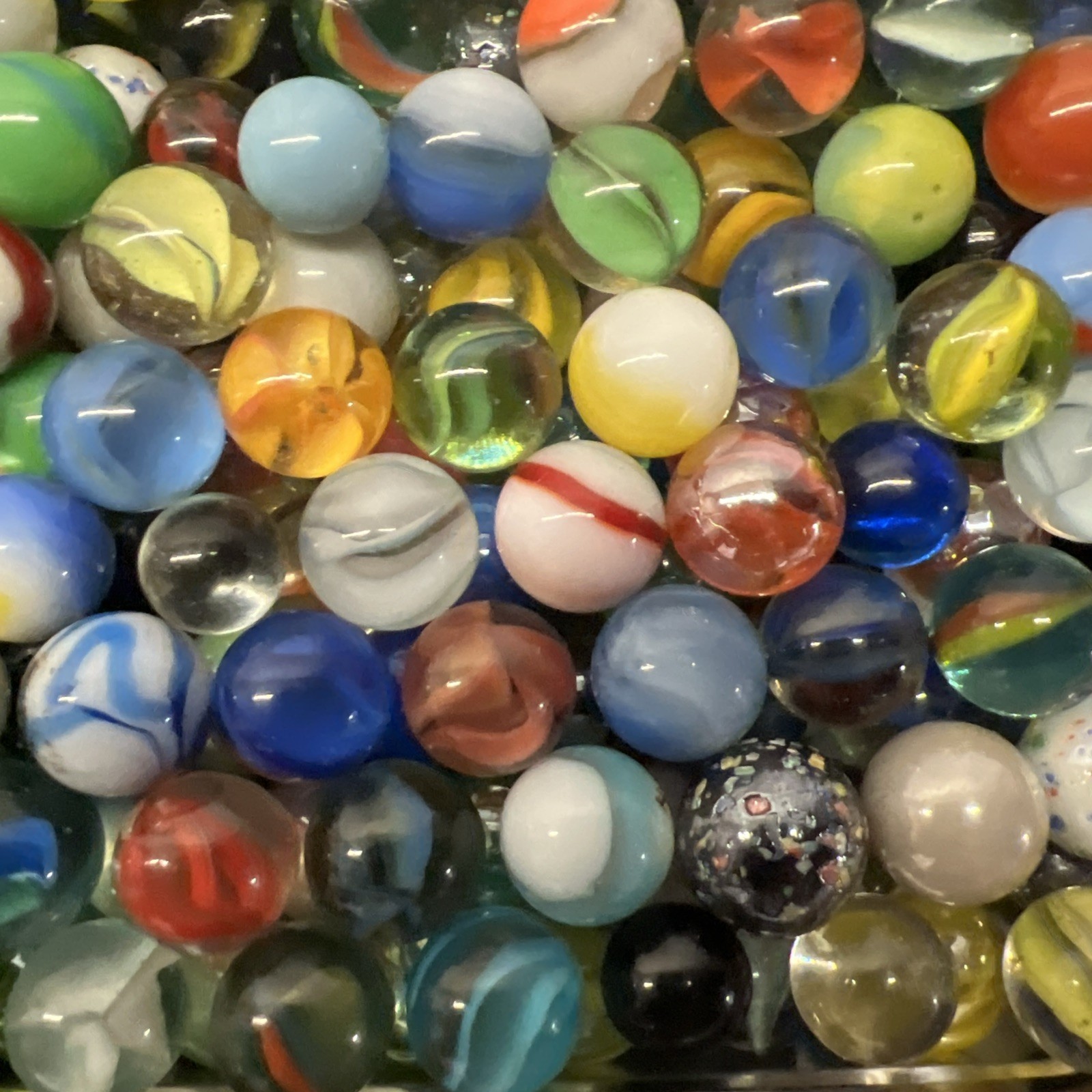 IMPERIAL MARVELOUS 180 MARBLES DELUXE SET NO. 21771 IN TIN NOS Vintage