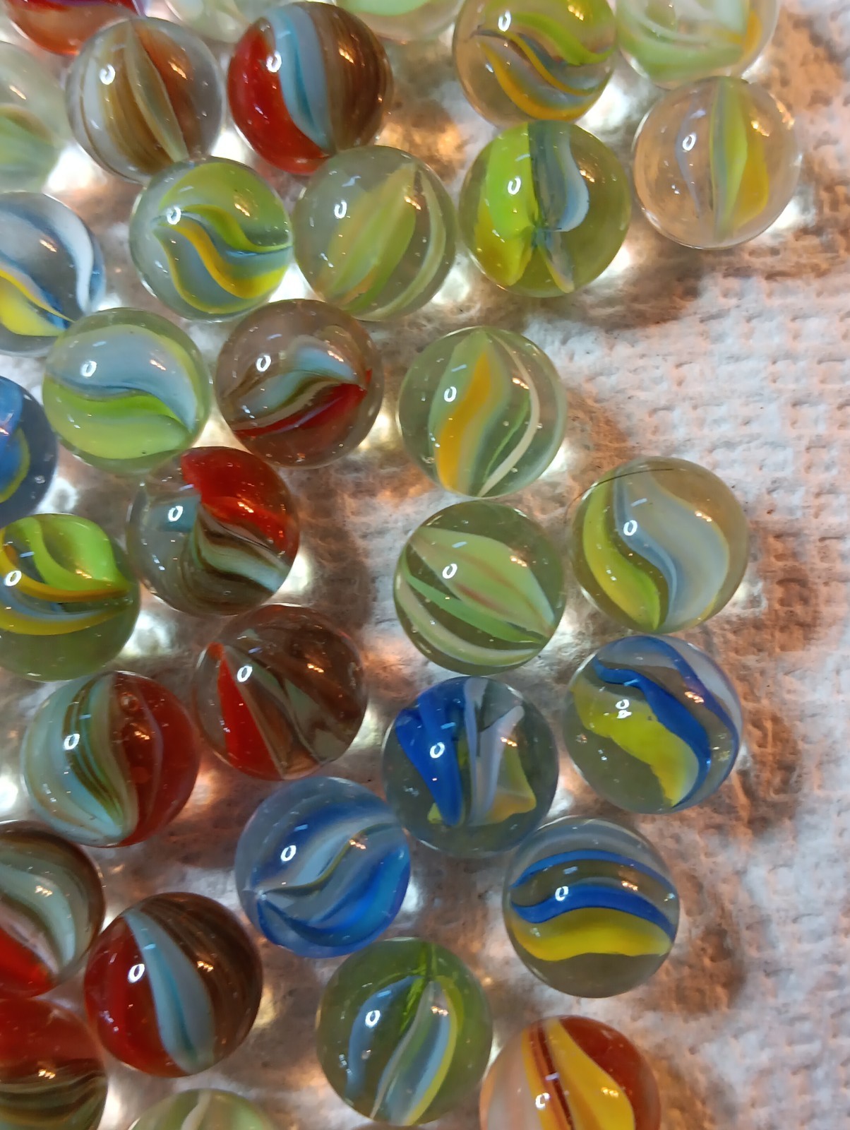 Vintage Pee Wee Multi Vane Marbles .lot Of 50 Marbles. Nice Collection