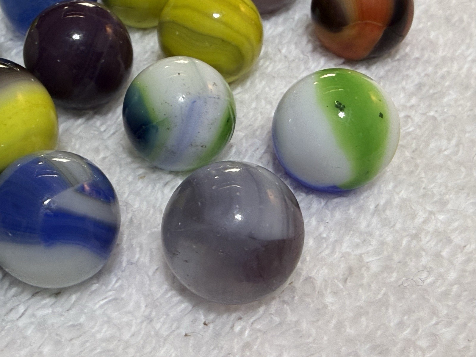 Lot Of 26 Marble King Rainbow Marbles .54” To .74” NM To Mint