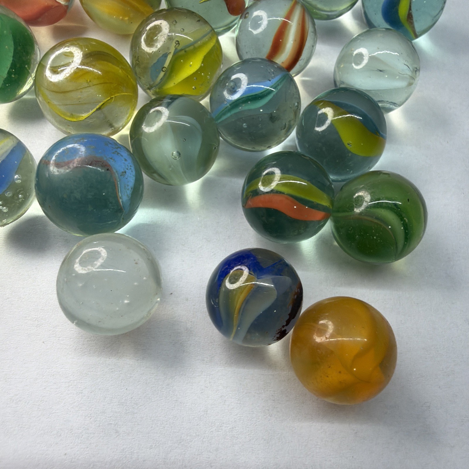 Lot Of Over 60 Glass Vitro Agate Hybrid Cats Eye Marbles! Beautiful Colors!