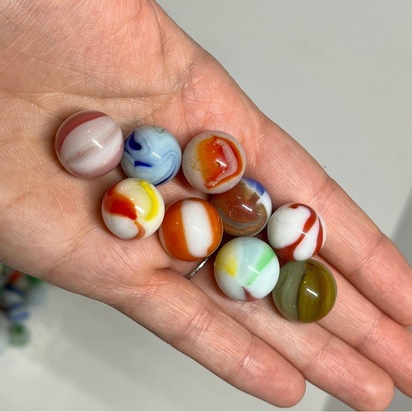 190+ Vintage Milk Glass Marble Lot Beautiful Unique Swirls Multi Coloured Solid