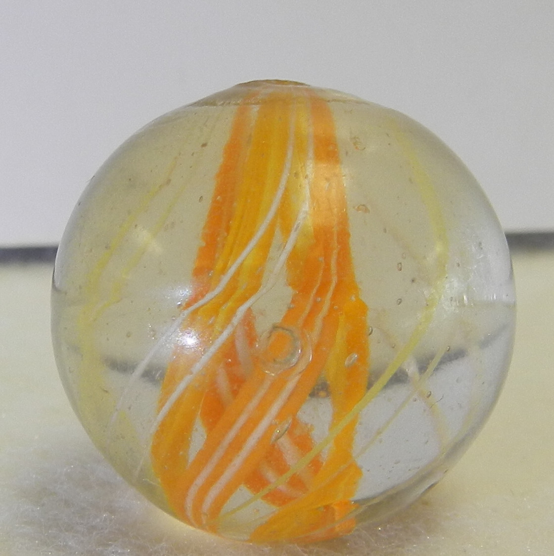 #18682m Large 1 Inch Vintage German Handmade Divided Ribbon Swirl Marble