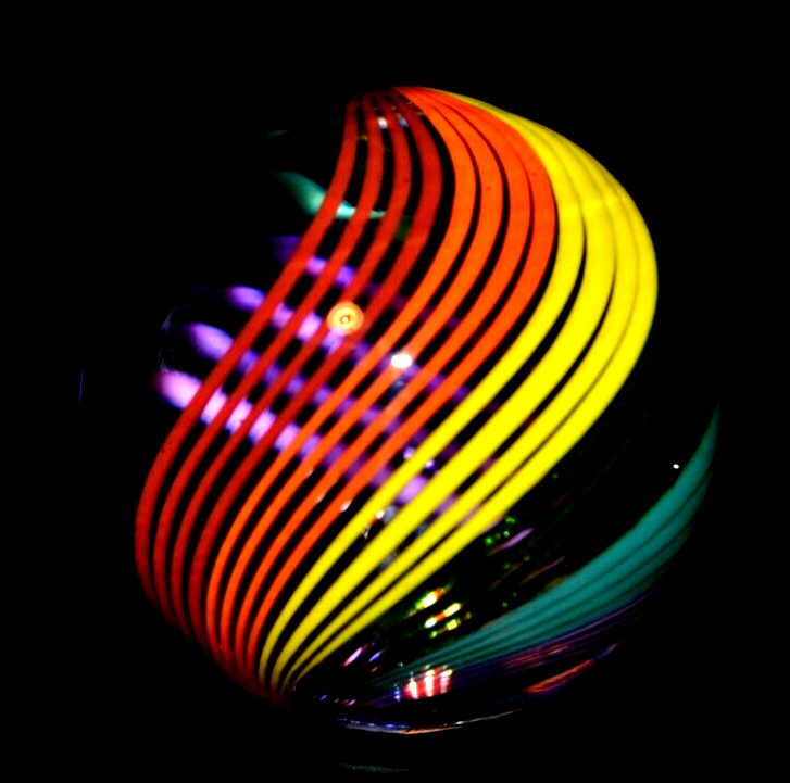 JOHN GIBBONS GLASS MARBLE/1.650″-24 RIBBON RAINBOW SWIRL-CRIMSON,GR. LUTZ,TURQ +