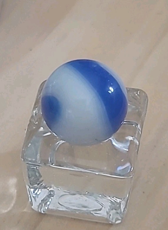 17 mm Marble, “White Base” with Lt. Blue & Dark Blue Swirls, “Corkscrew” NM/-M