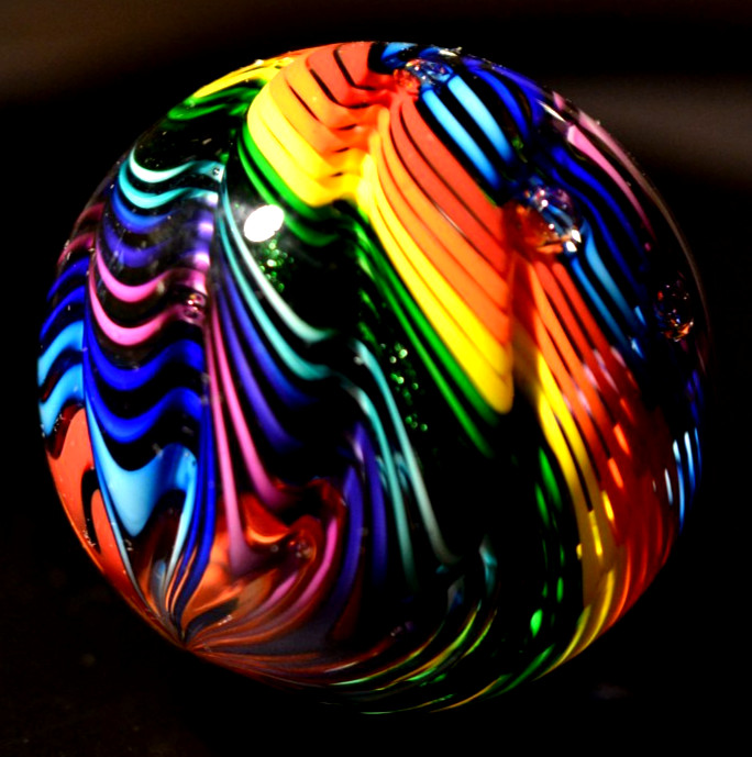 JAMES ALLOWAY GLASS MARBLE/2.743″-RAELYNBOW #63-10 COLOR RAINBOW-WORLDWIDE FAST