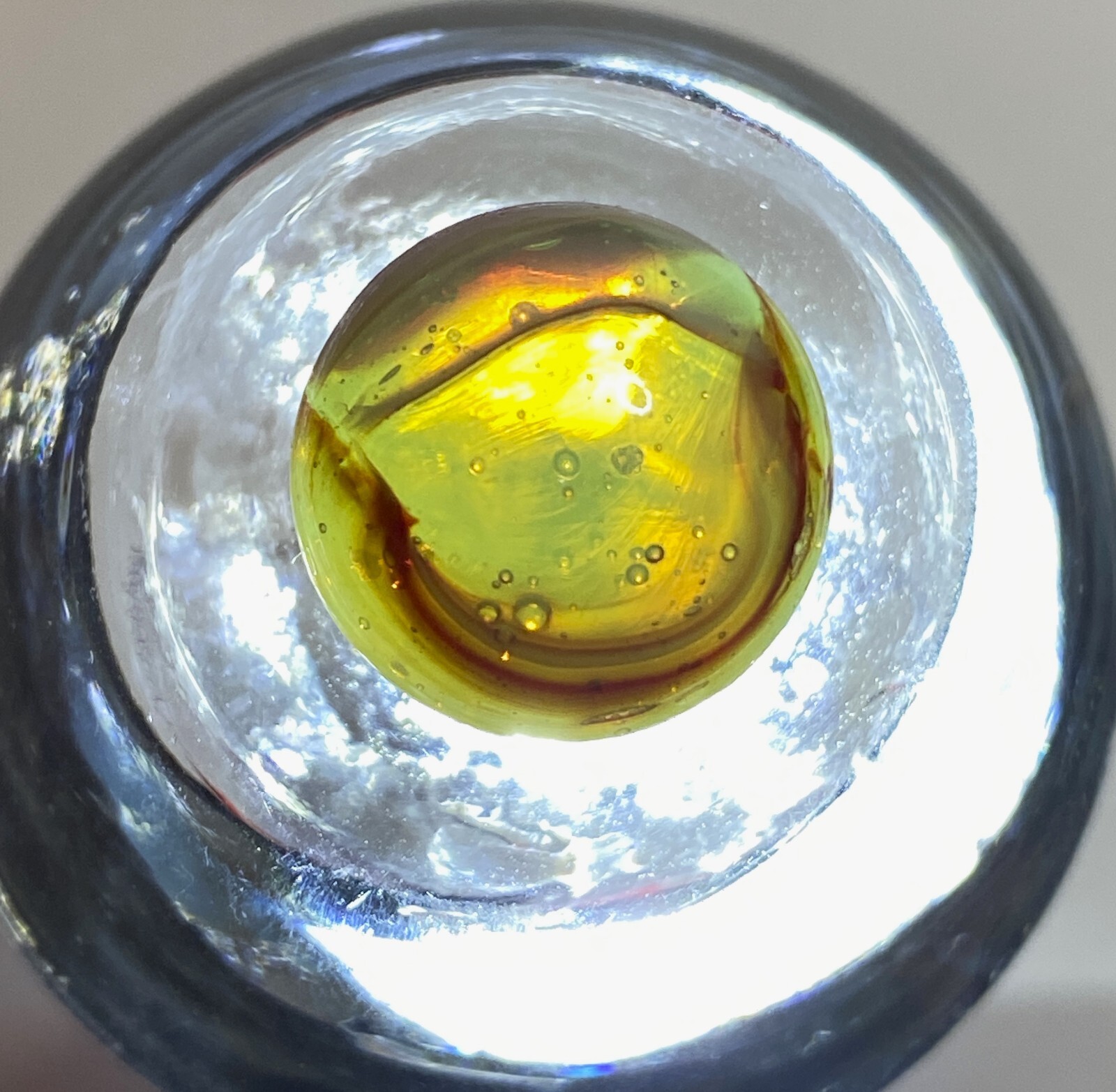 CLEAR BASE TRILIGHT BUTTERMILK VITRO AGATE OXBLOOD .59″ NM + – BLOW-HOLES MF27