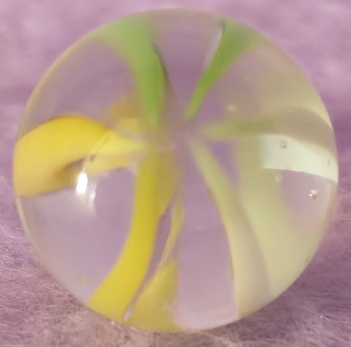 VTG German Glass Marble .46″ White Yellow Green Peewee Mint Condition pee wee