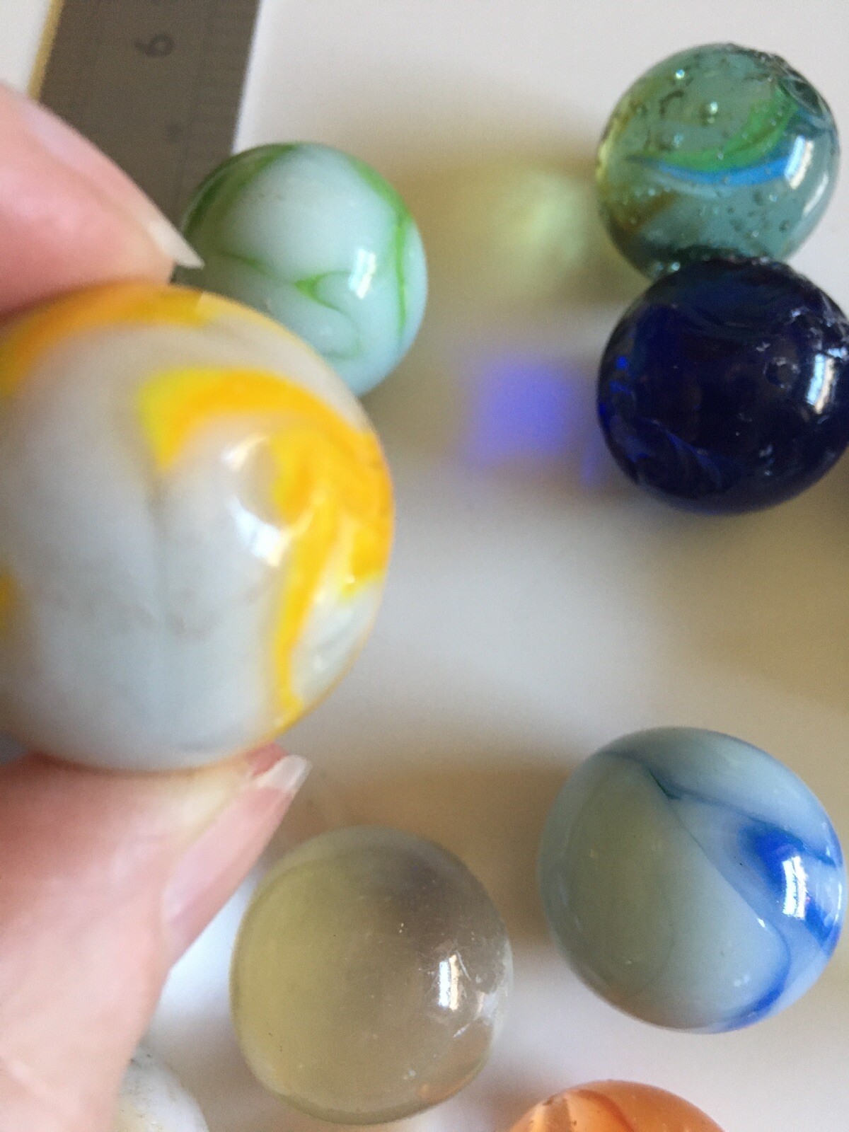 Lot of vintage shooter marbles – Akro, Peltier – cub scouts corscrews rainbows