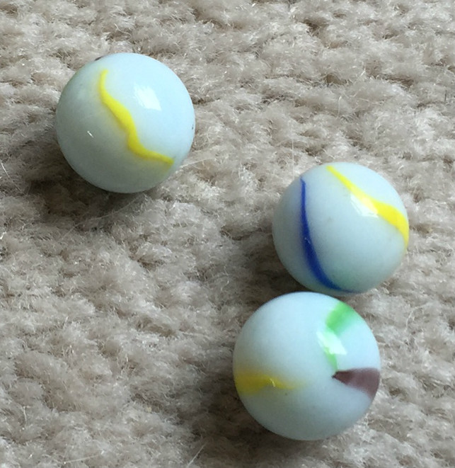 Lot of marbles, different sizes & styles, some vintage, pouch