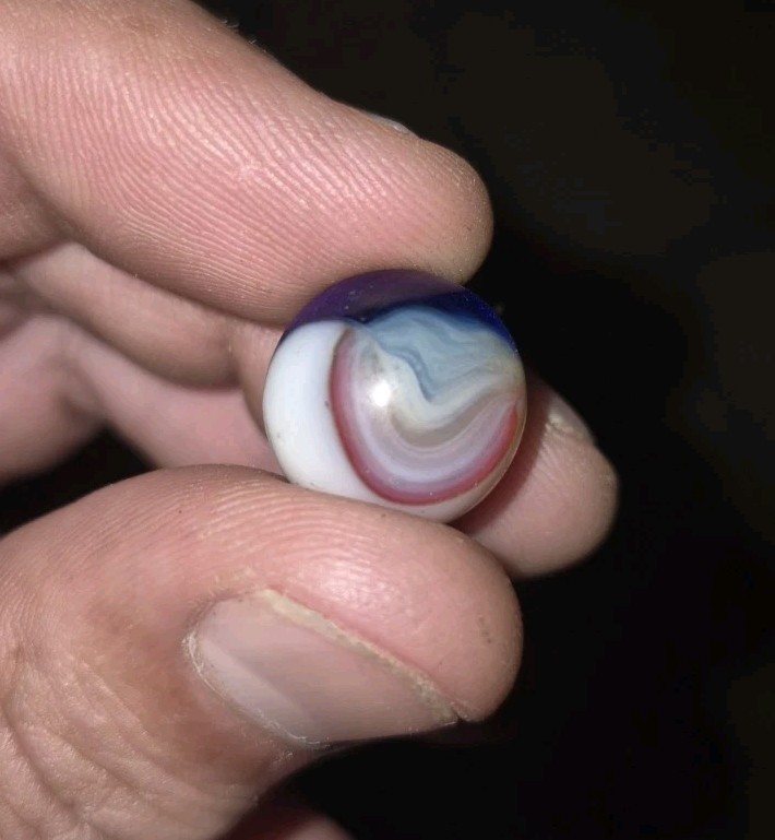 Vintage Vitro Agate V Conqueror Blue Base Marble With Oxblood Window