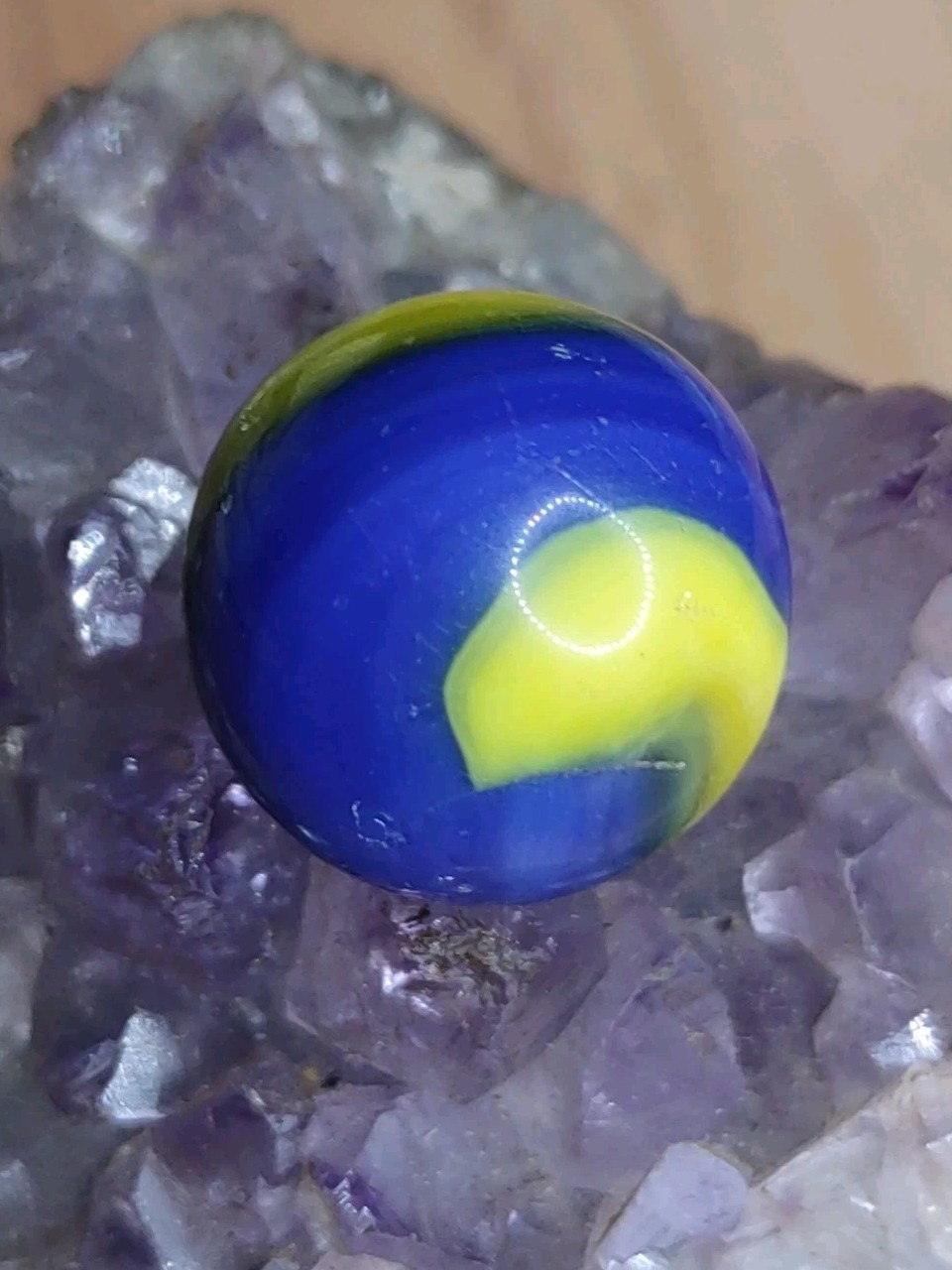 Dark Blue & Yellow Akro TwoColor Prize Corkscrew Swirl Vintage Marble .62-63″ VG