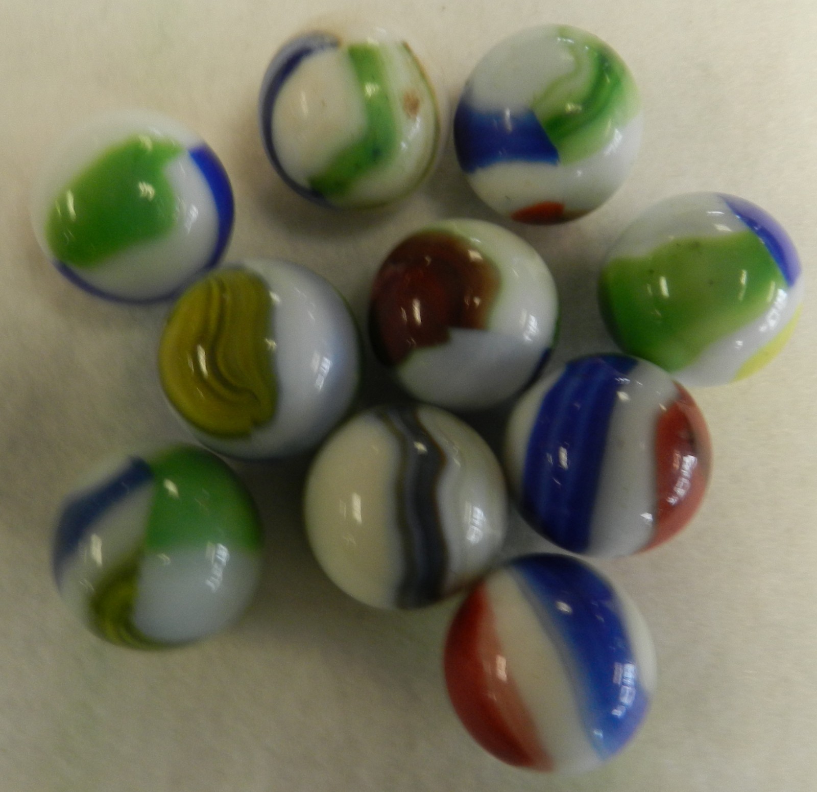 #20555m Vintage Group of 10 Marble King Shooter Marbles .96 to 1.0 Inches