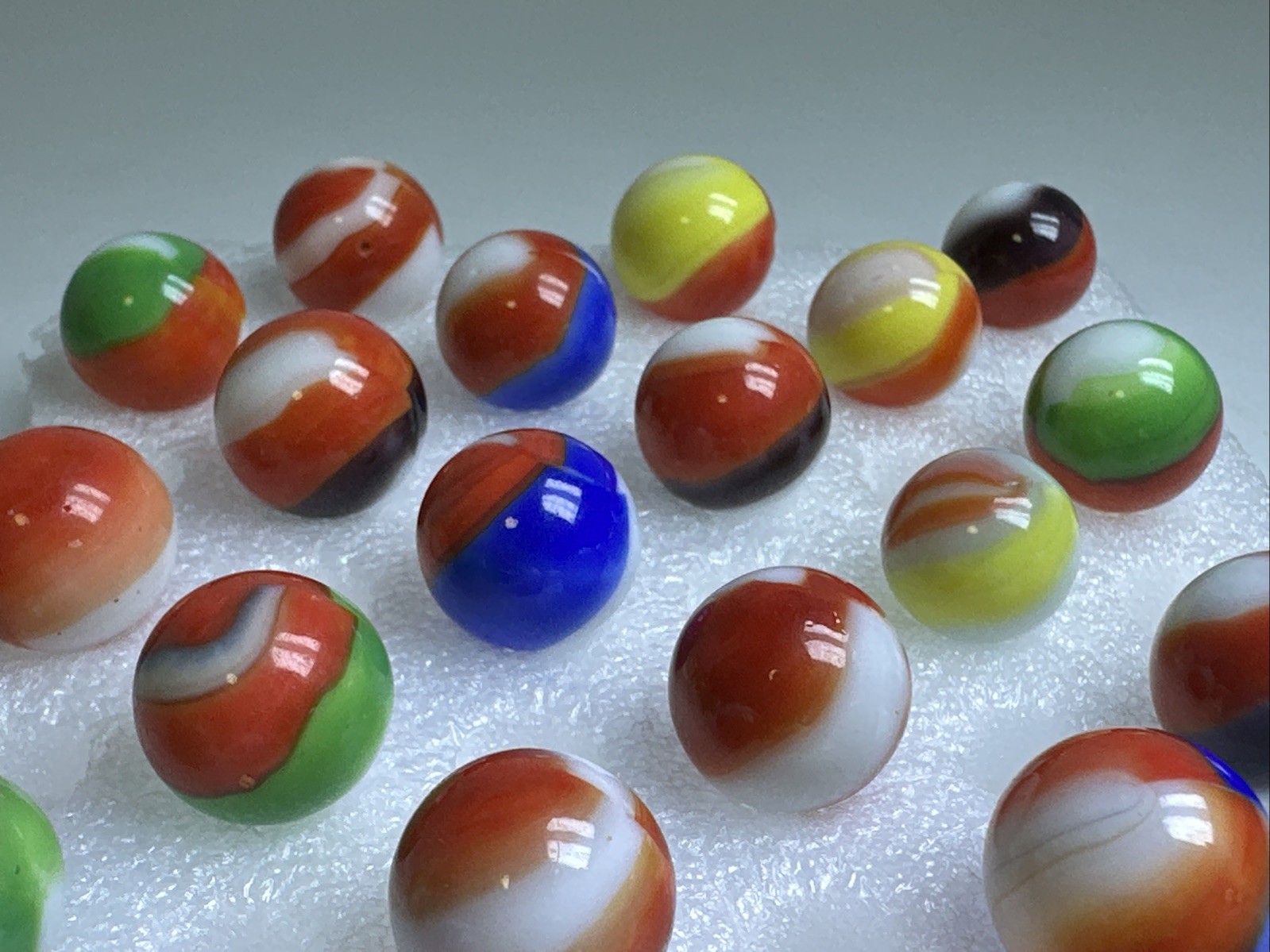 303 Lot Of 30 Vintage Marble King Rainbo Marbles!