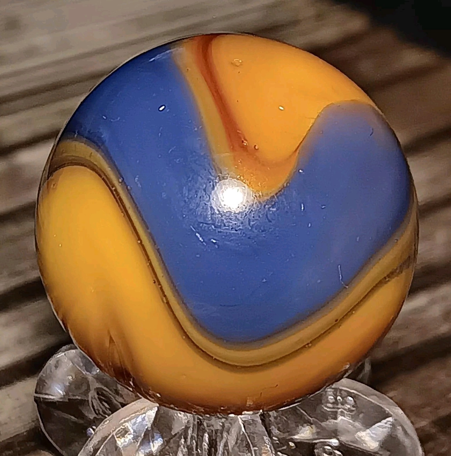 Akro Agate “Jolly Rodgers” Corkscrew Marble. .89″ NM+ HTF – BIG BOY