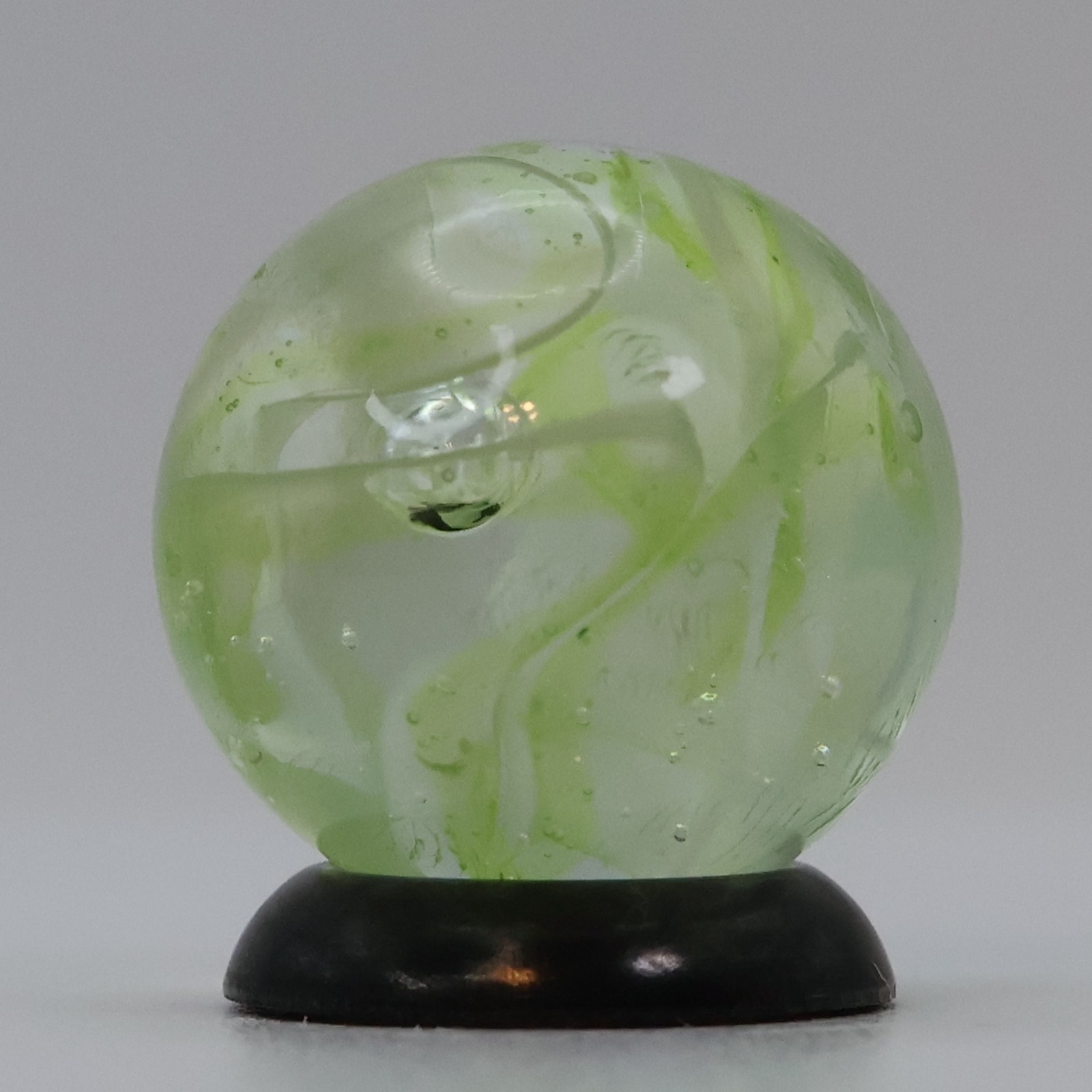 5/8″ Veiligglas Yellow translucent Marble, NM+ small cold crease
