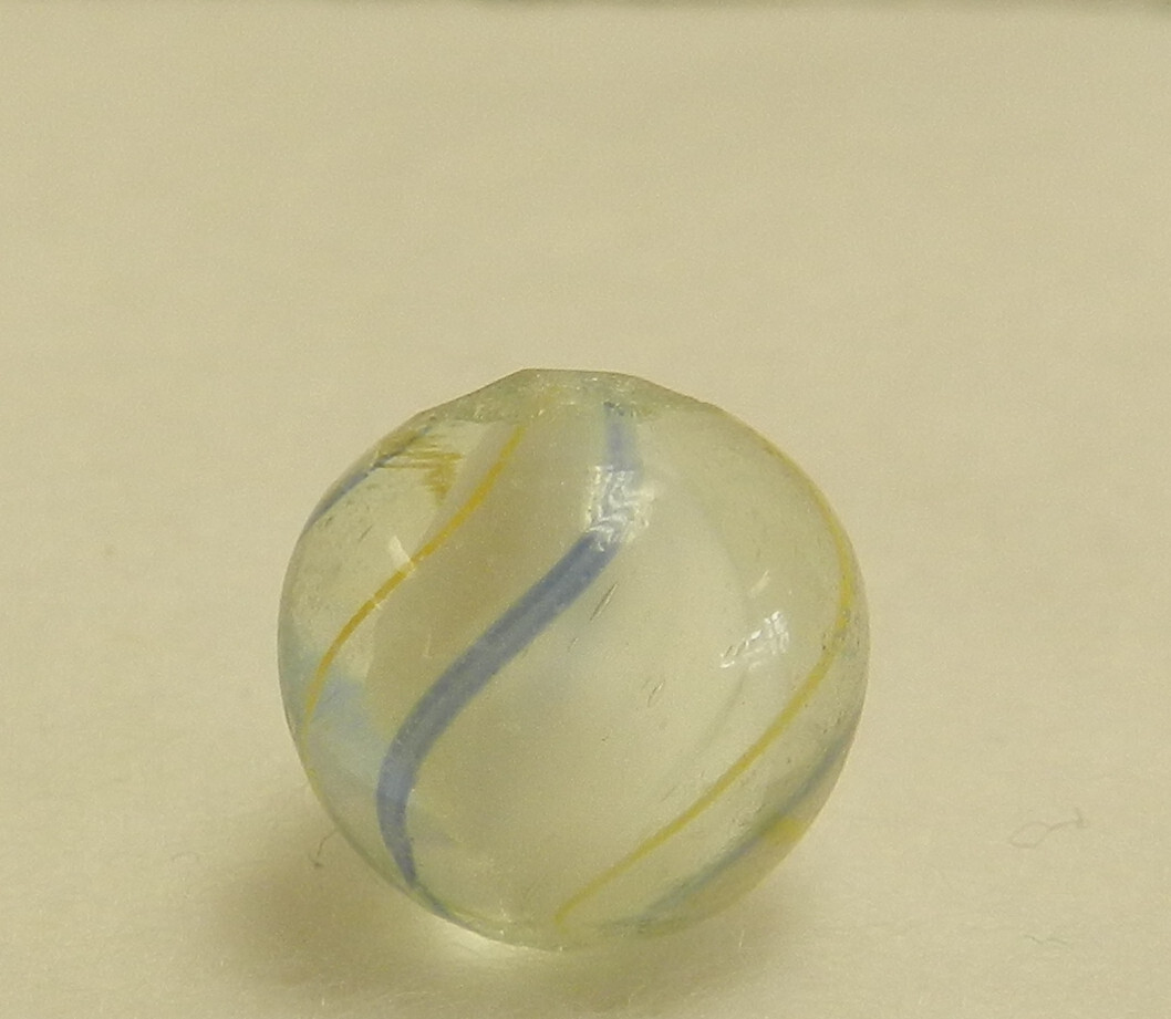 #16696m .47 Inches Peewee Vintage German Handmade White Solid Core Swirl Marble