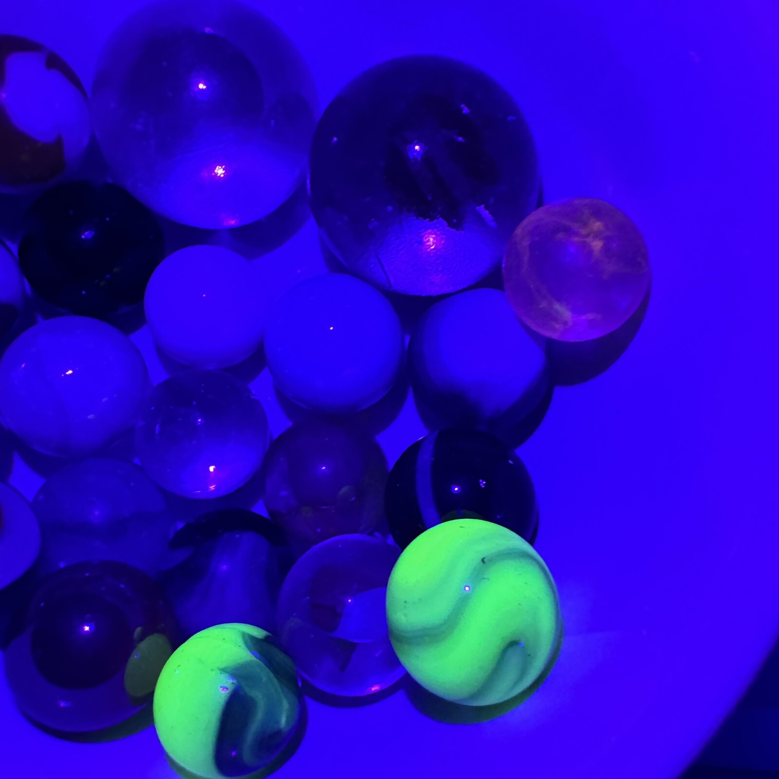 Vintage Marble Lot Of MARBLES UV Reactive Cadmium Uranium Lot #82