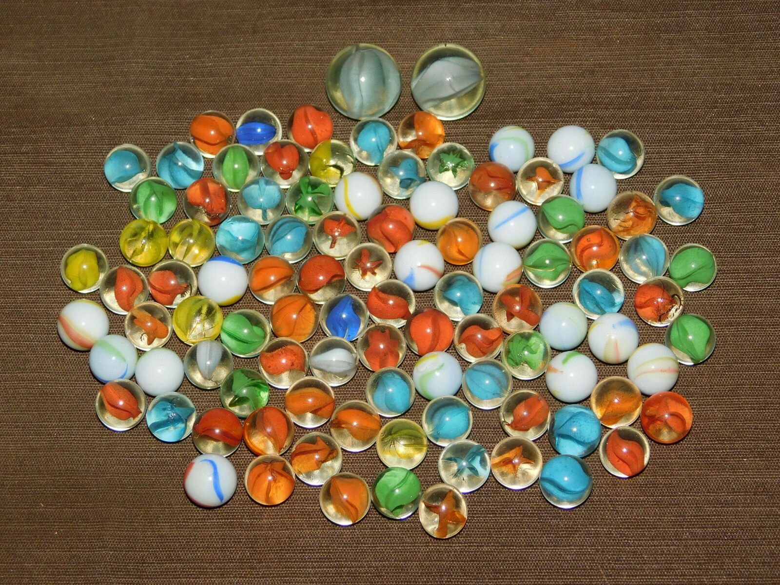 VINTAGE TOY 101 OLD MARBLES LOT
