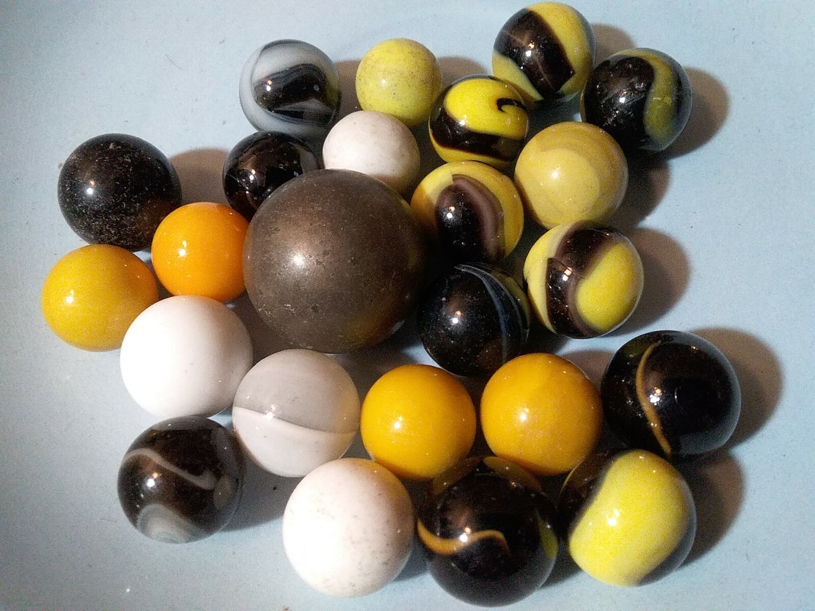 estate lot of vintage marbles bumblebee swirls b&w metal shooter misc unique