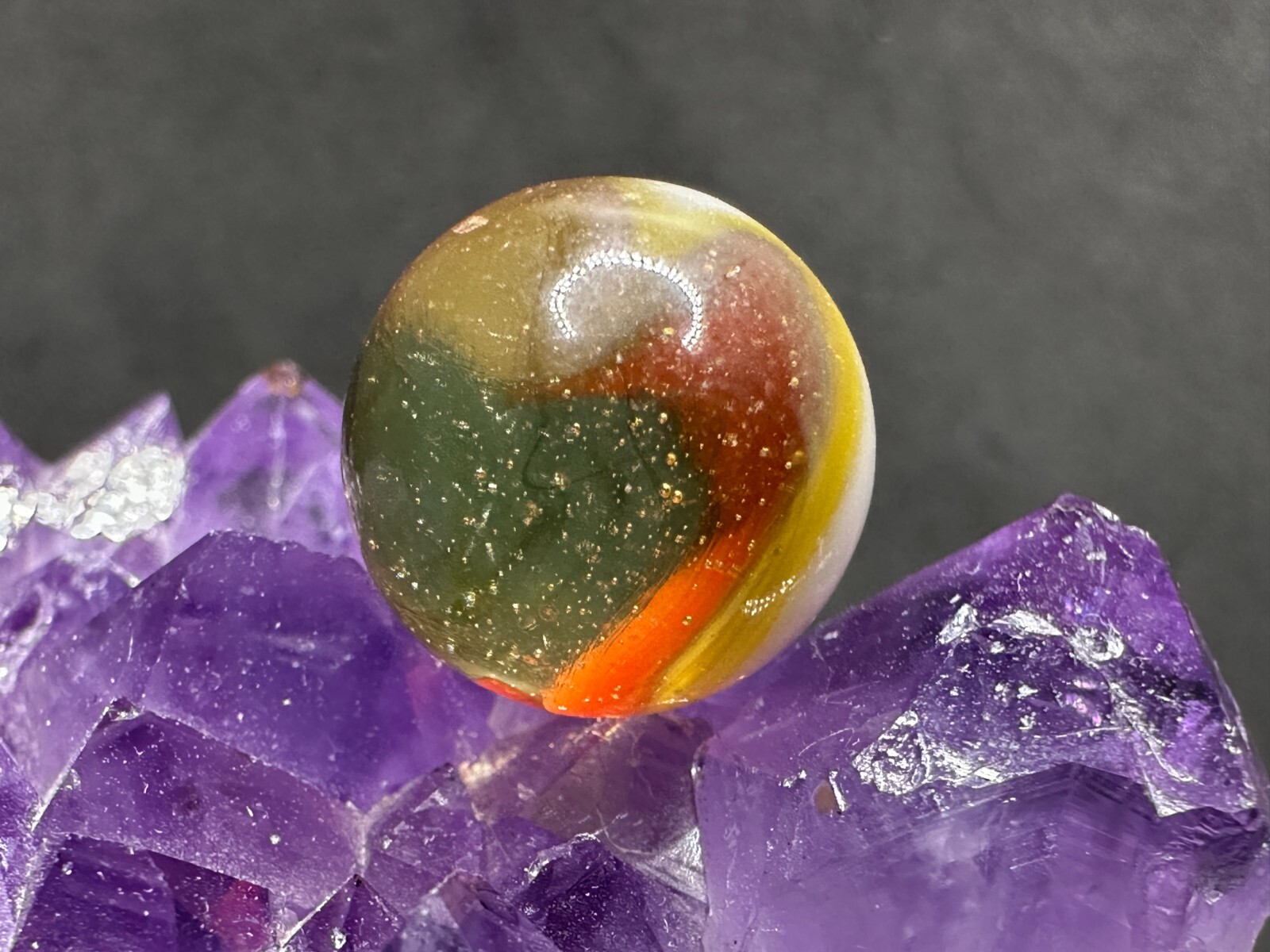 DESIRABLE Vintage Vitro Agate UV GLOWING Conqueror Patch Marble – .59″ WOW!