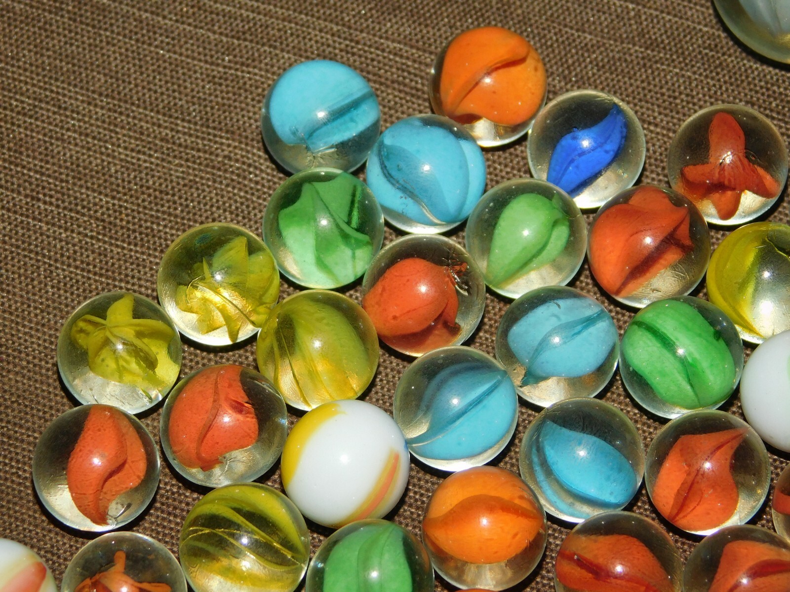 VINTAGE TOY 101 OLD MARBLES LOT