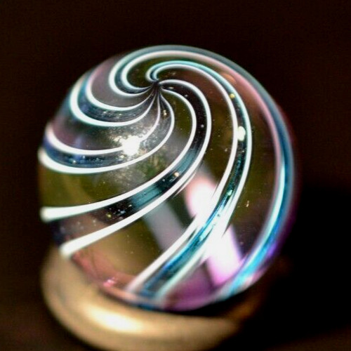 HOT HOUSE GLASS MARBLE/.692″-DELICATE PLAYER-BABY BLUE w/GOLD & GREEN DICHROIC