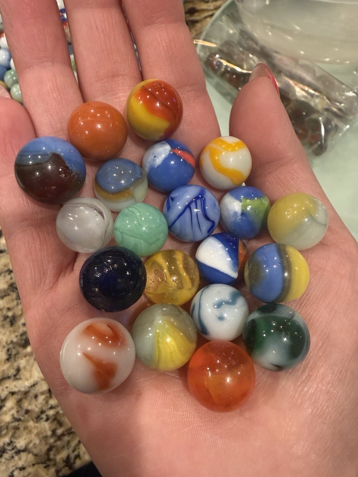VINTAGE LOT OF 470+ GLASS MARBLES ASSORTMENT OF COLORS, STYLES & SIZES