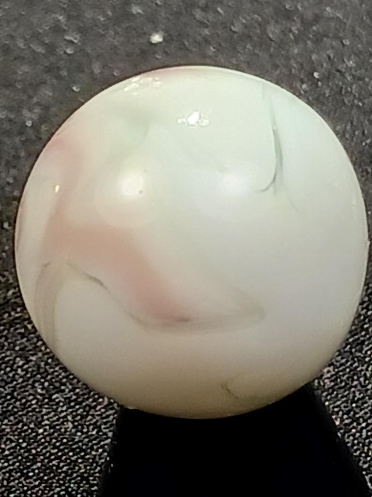 Alley Agate Heaton .57″ Thistle + Pearl White on Clear Swirl Serious Marble A404