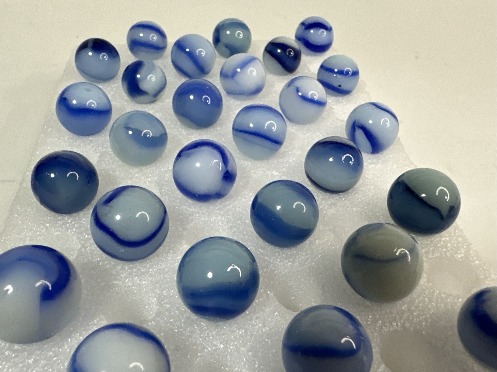 109 Lot Of 30 Vintage Peltier Rainbo Marbles!