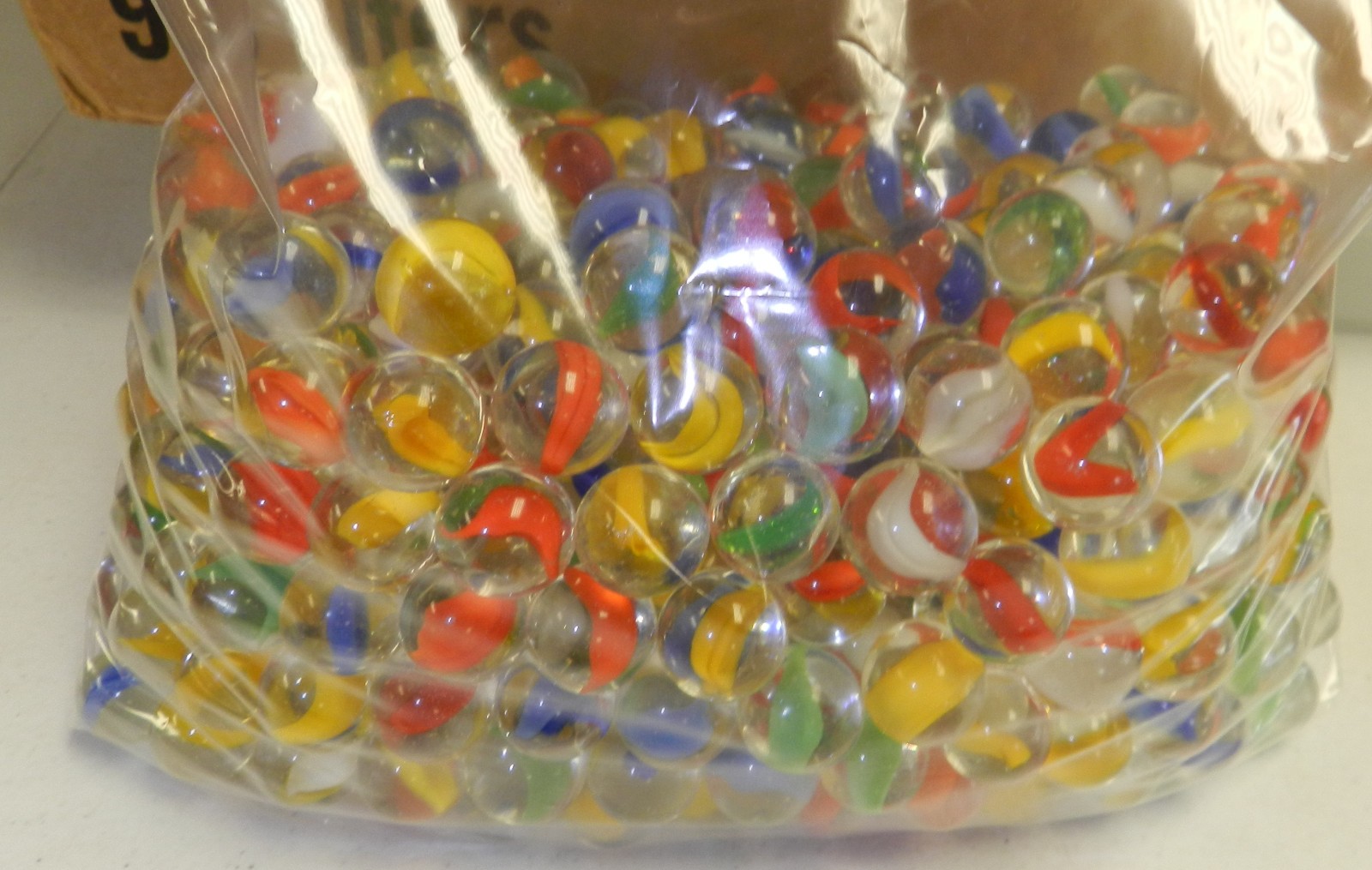#19731m Huge Wholesale Bulk Lot of 500 Peltier Glass Cat’s Eye Marbles