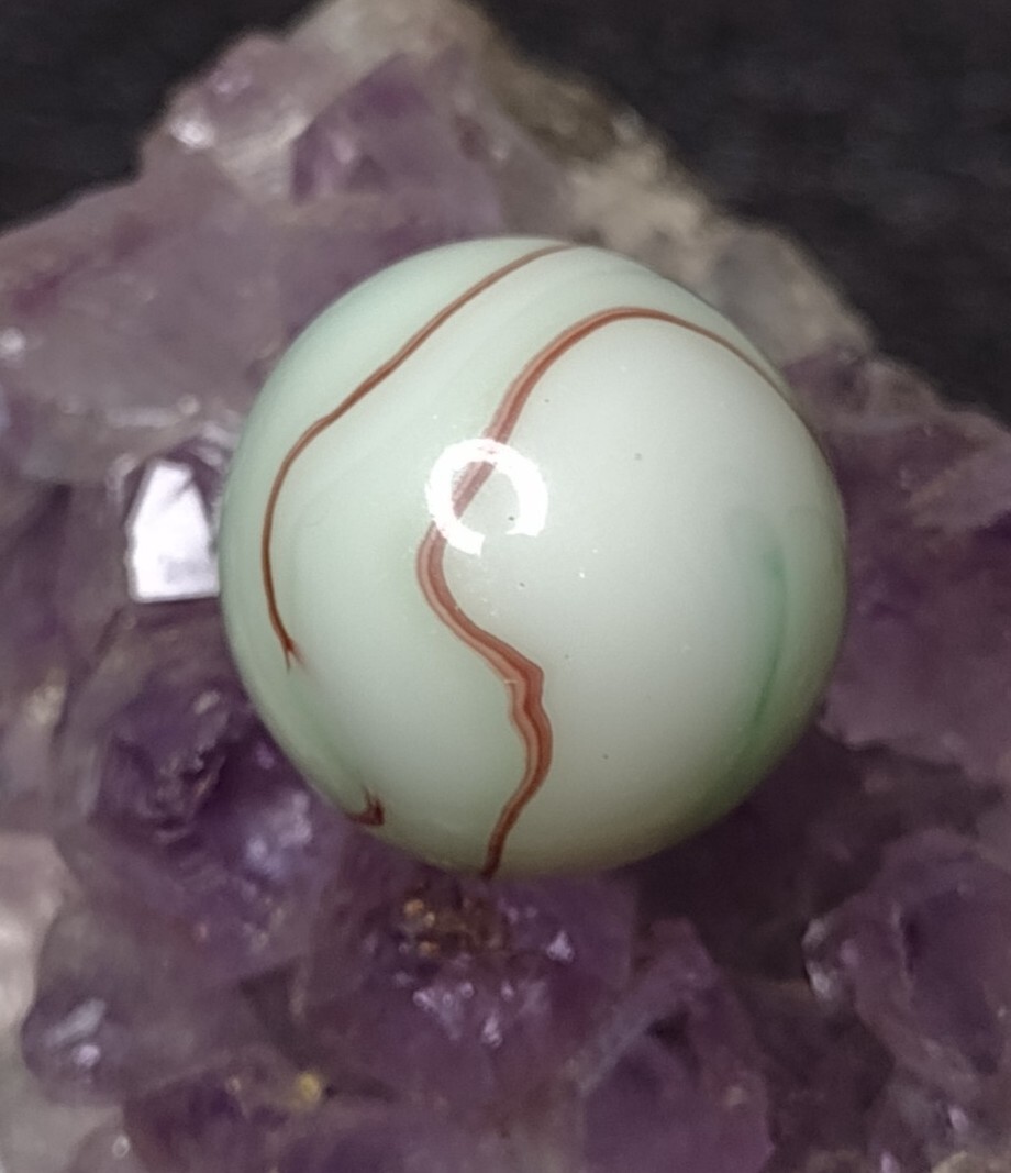 NM+ UV Tan & Green w/ Oxblood Swirl Alley Agate ? Old Glass Vintage Marbles .64″