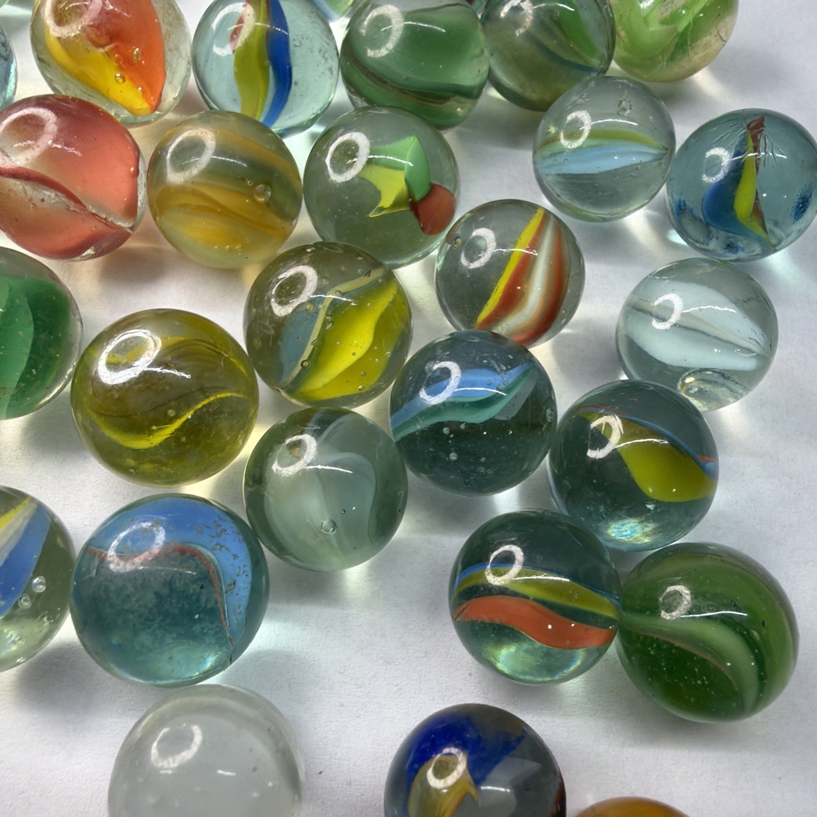 Lot Of Over 60 Glass Vitro Agate Hybrid Cats Eye Marbles! Beautiful Colors!